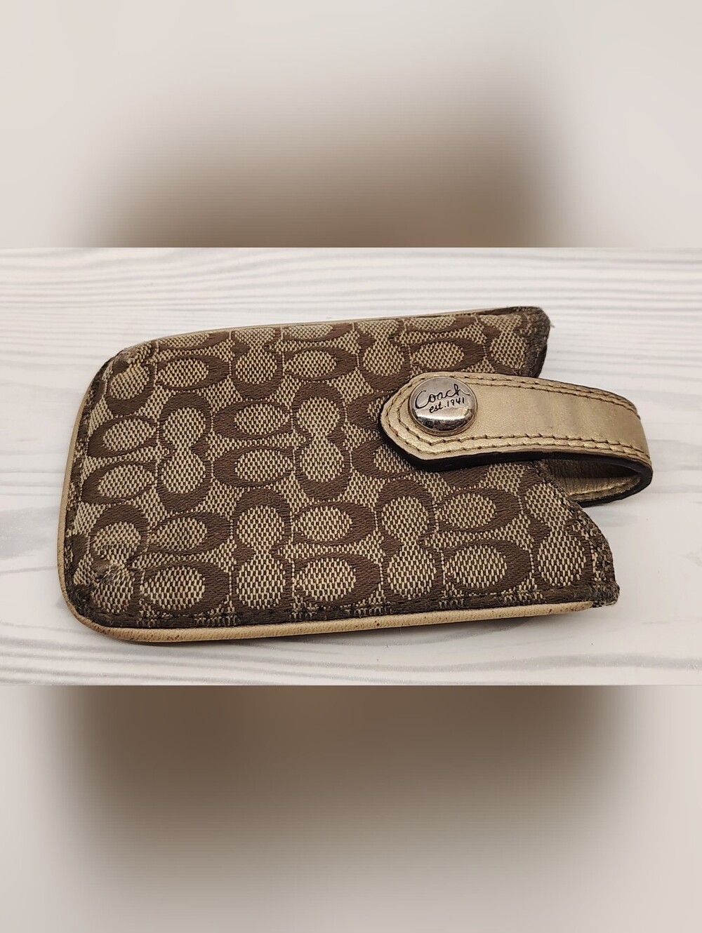 Coach Brown Signature Canvas Card Holder w/ Gold Trim - Picture 4 of 13